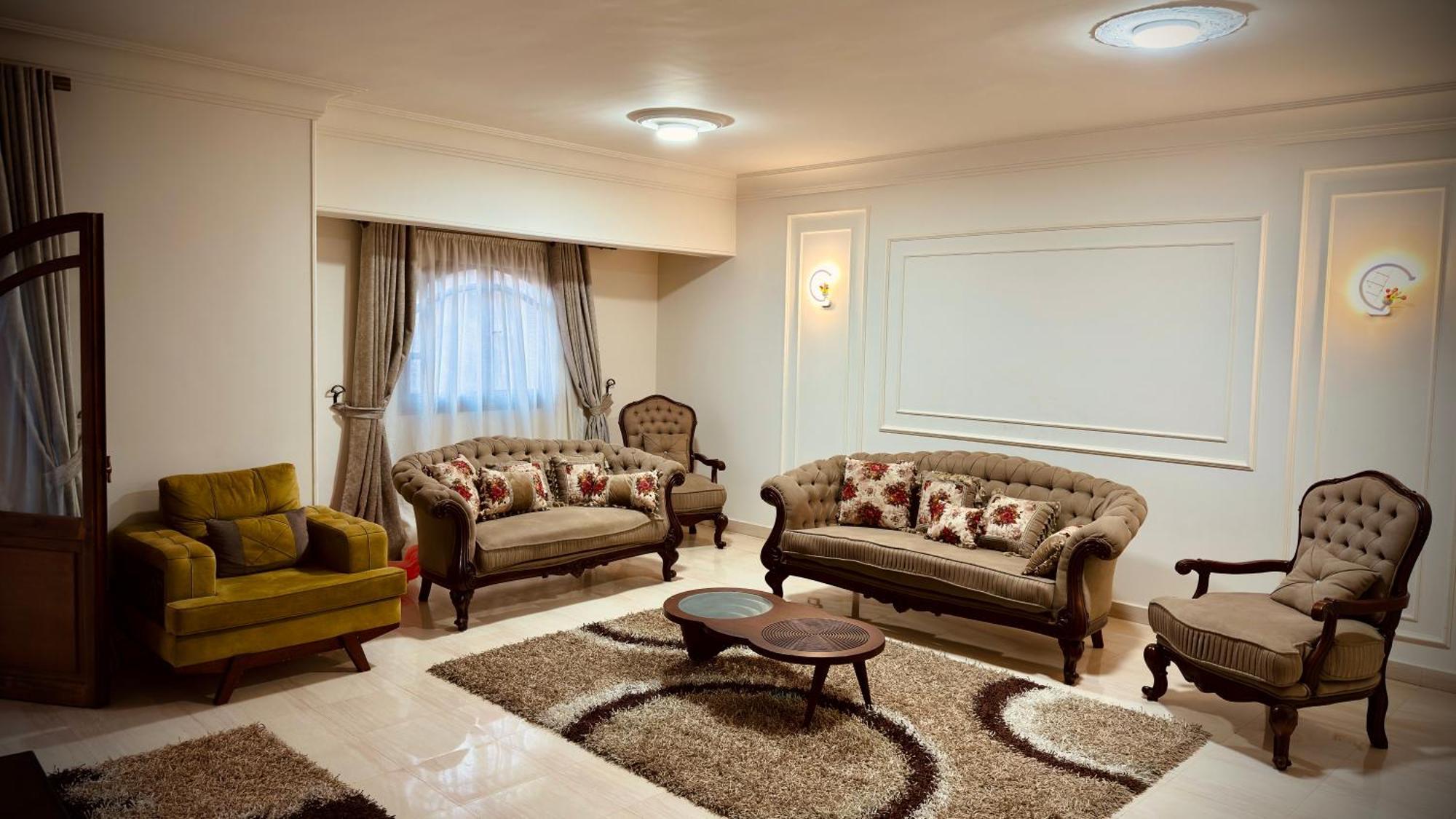 Elegant 3 In Private In New Apartment