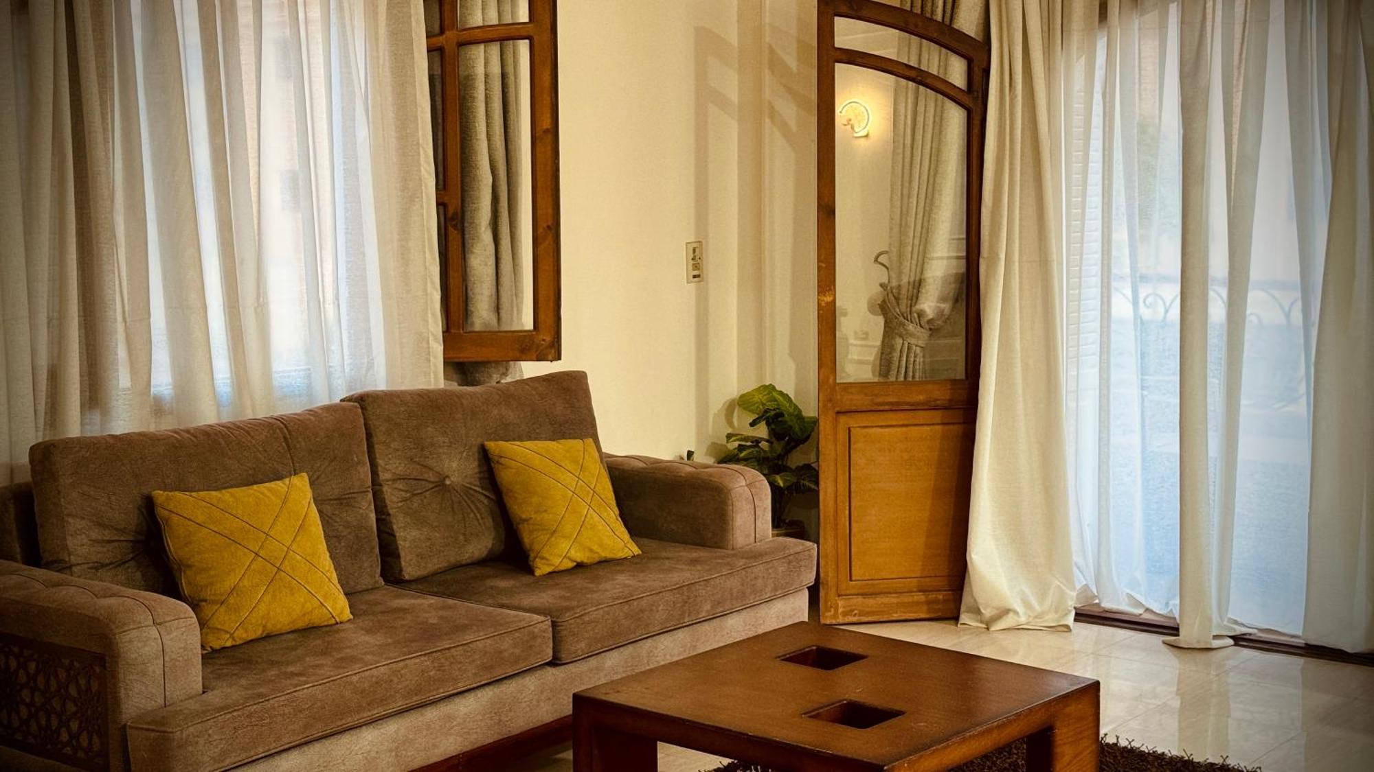 Apartment Elegant 3 In Private In New Cairo