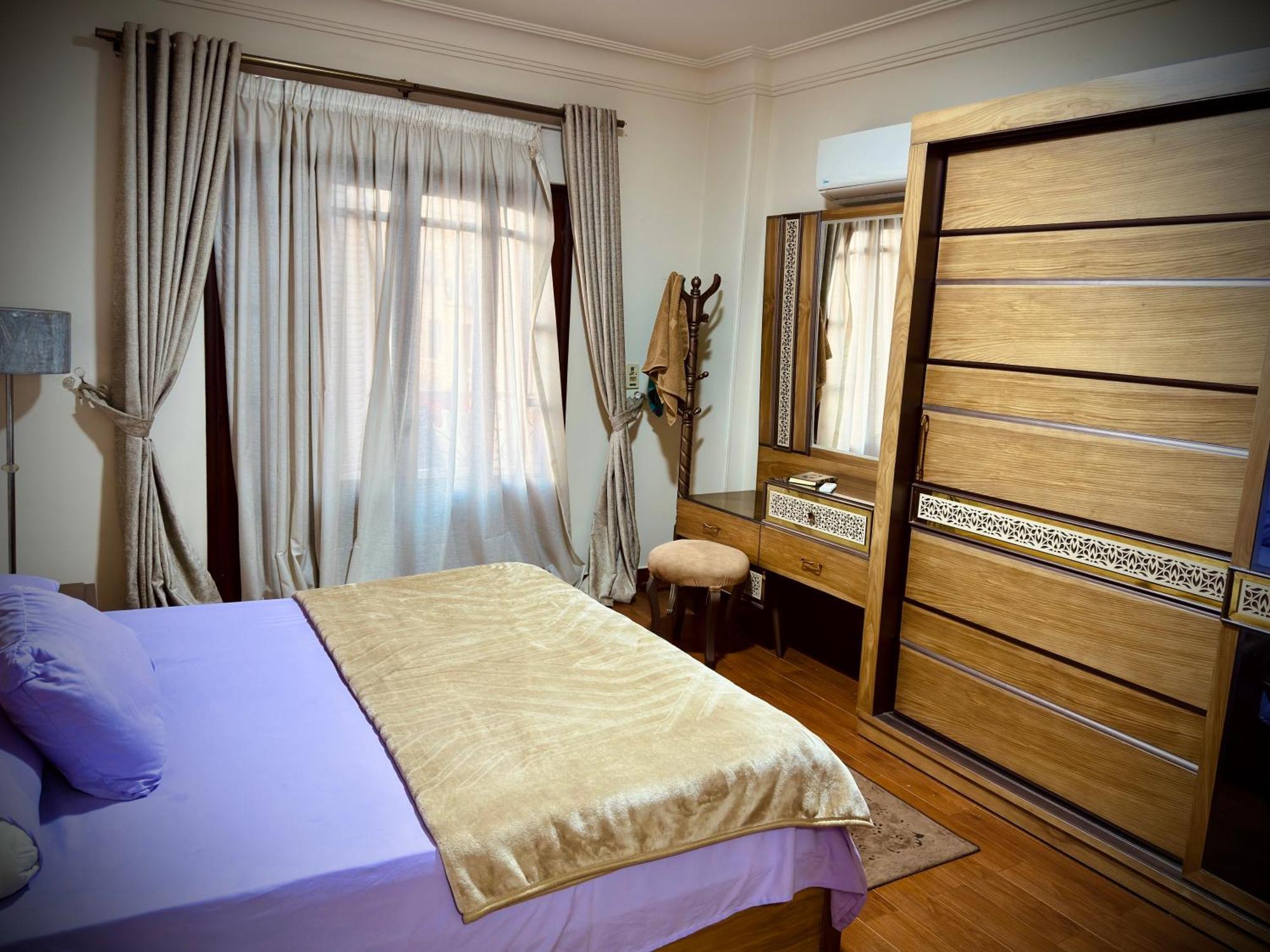 Elegant 3 In Private In New