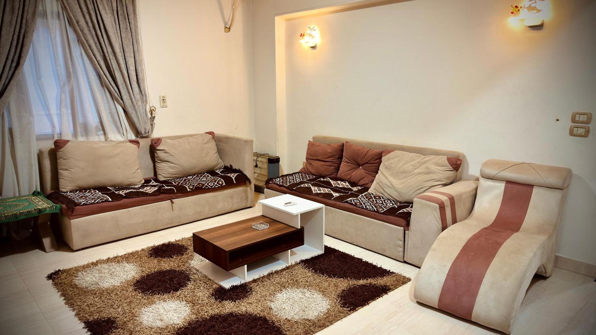 Elegant 3 In Private In New